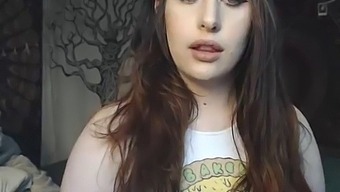 Haylihaze'S Solo Performance With Sex Toys On Webcam